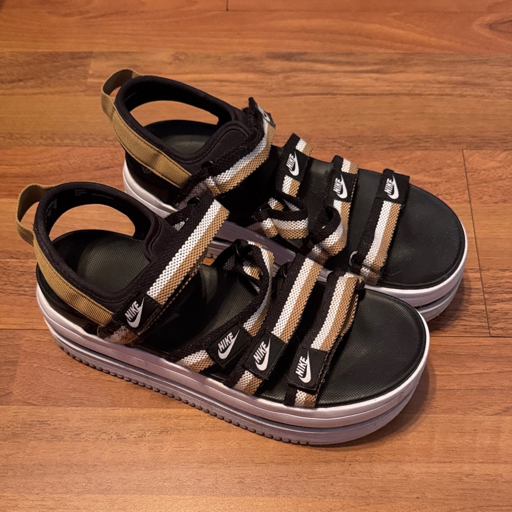Nike Womens Black and Brown Sandals